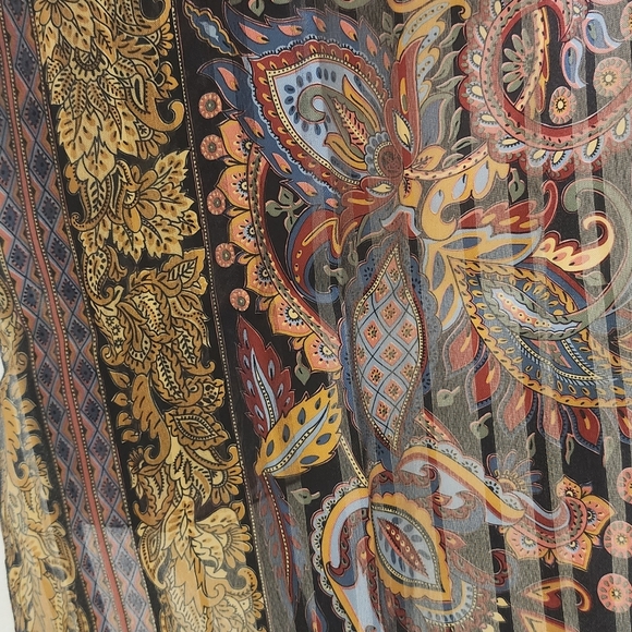 Accessory Street Paisley Patterned Scarf 11"×23" - Picture 5 of 5